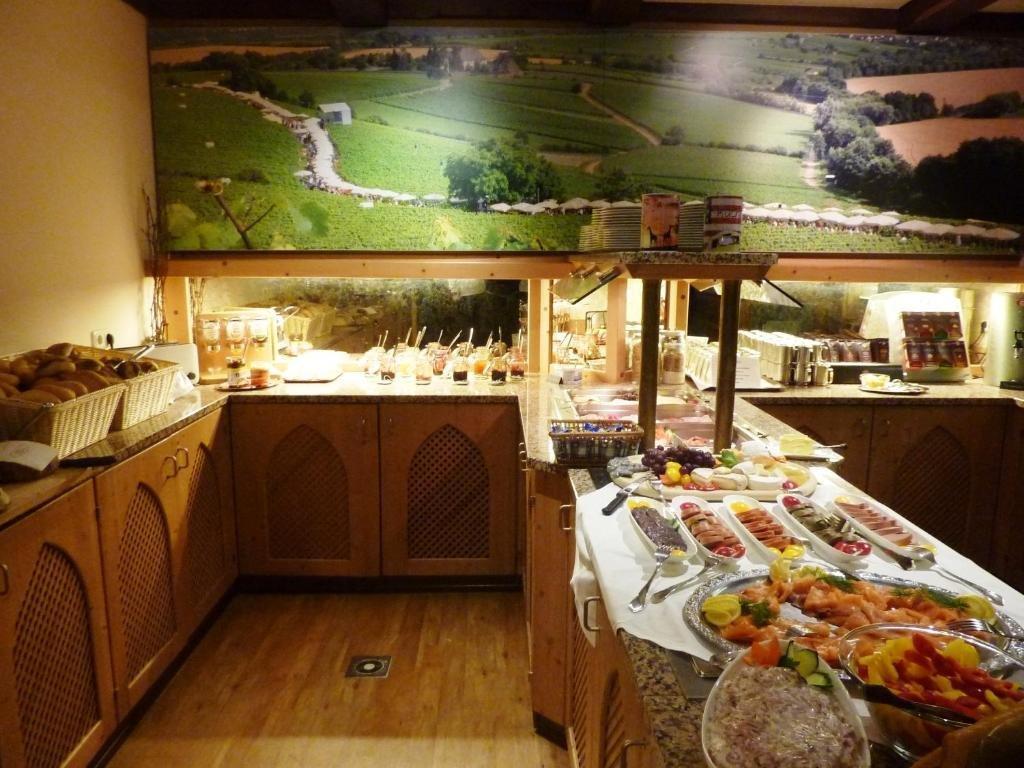 Akzent Waldhotel Rheingau Geisenheim Bagian luar foto