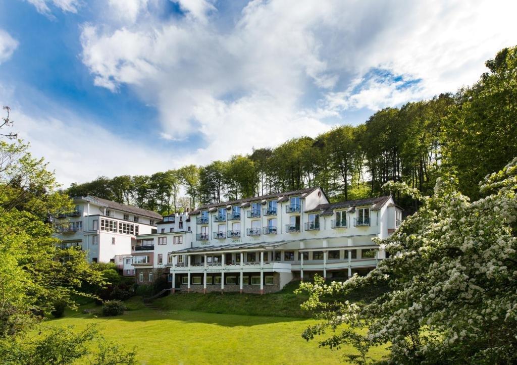 Akzent Waldhotel Rheingau Geisenheim Bagian luar foto